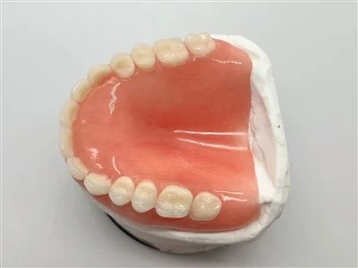 Prothèse acrylique supérieure complète